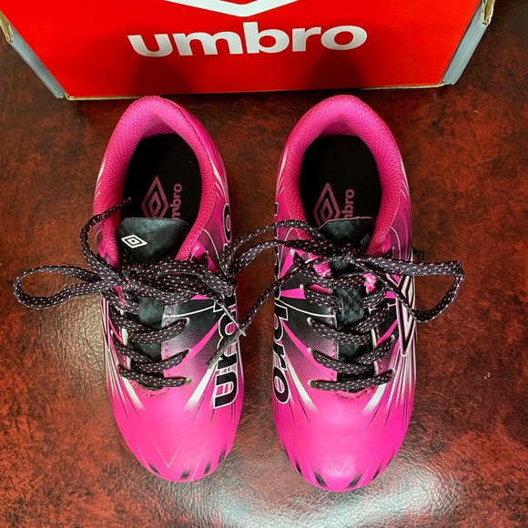 Umbro Shoes Umbro Little Girls Cleats Size 9 Poshmark